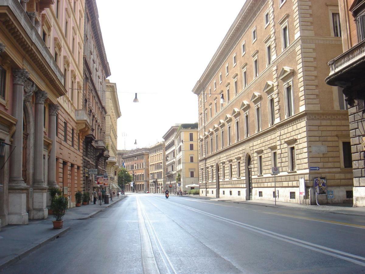 Navona Flowers Rome Exterior photo